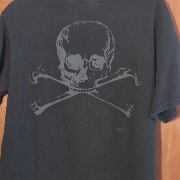 Tennessee River men's black skull Tshirt. Size medium. - Picture 6 of 6